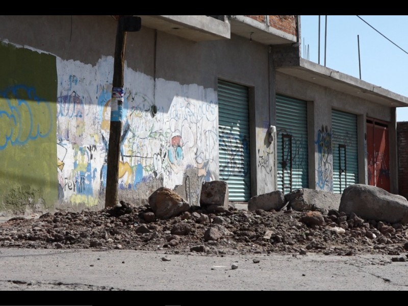 Inician obras en Valtierrilla para remediar baches y hundimientos