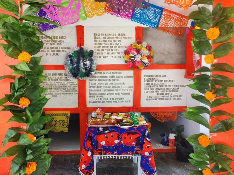 Inician ofrendas de día de muertos en Huasteca Baja