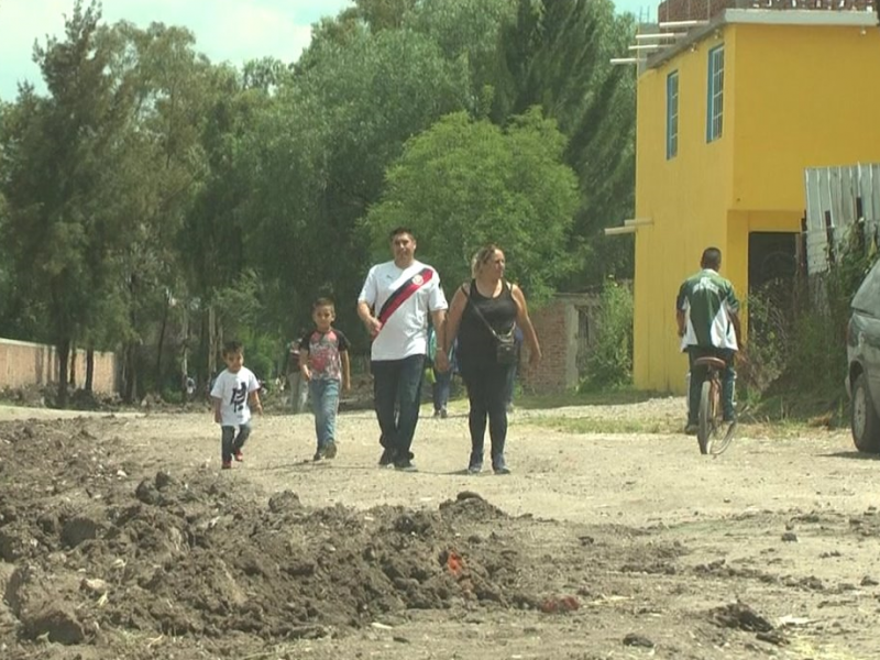 Inician pavimentación de calle León