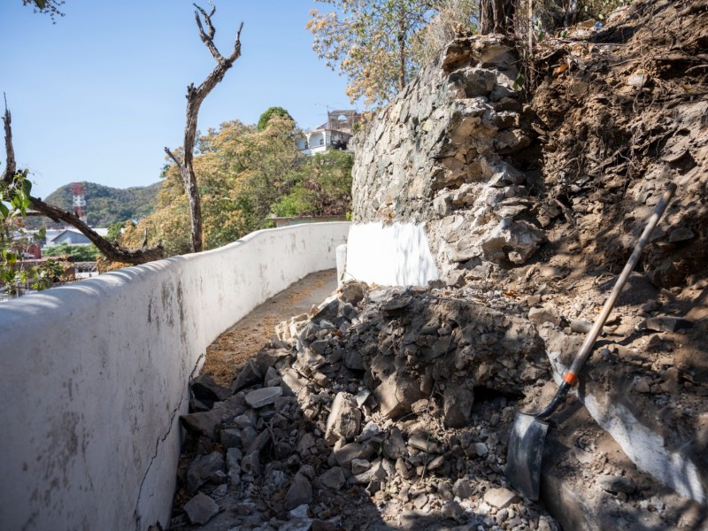 Inician reconstrucción del Andador del Sector 5, en Manzanillo