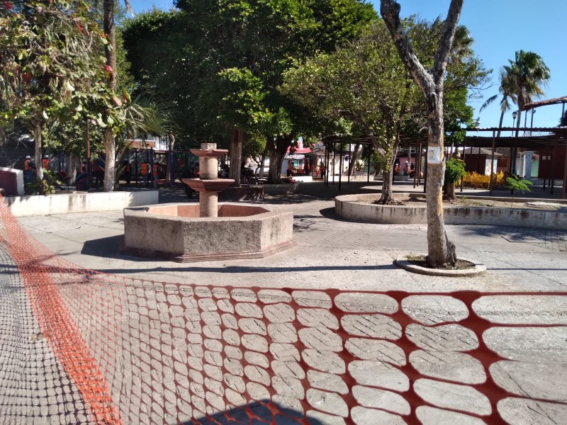 Inician remodelación del parque Heliodoro Charis Castro