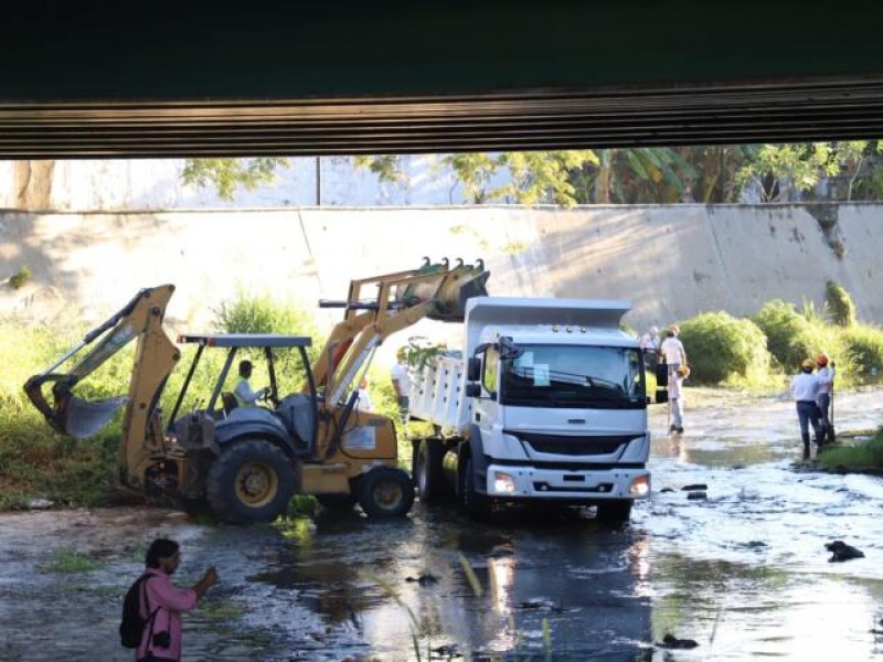 Inician trabajos de desazolve del río sabinal en Tuxtla Gutiérrez