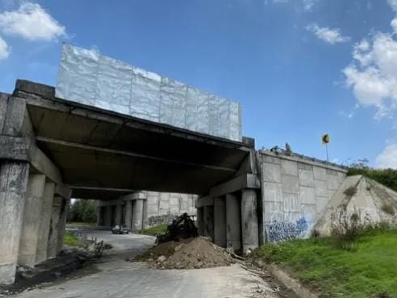 Inician trabajos en Periférico-Ecológico tras accidente de pipa