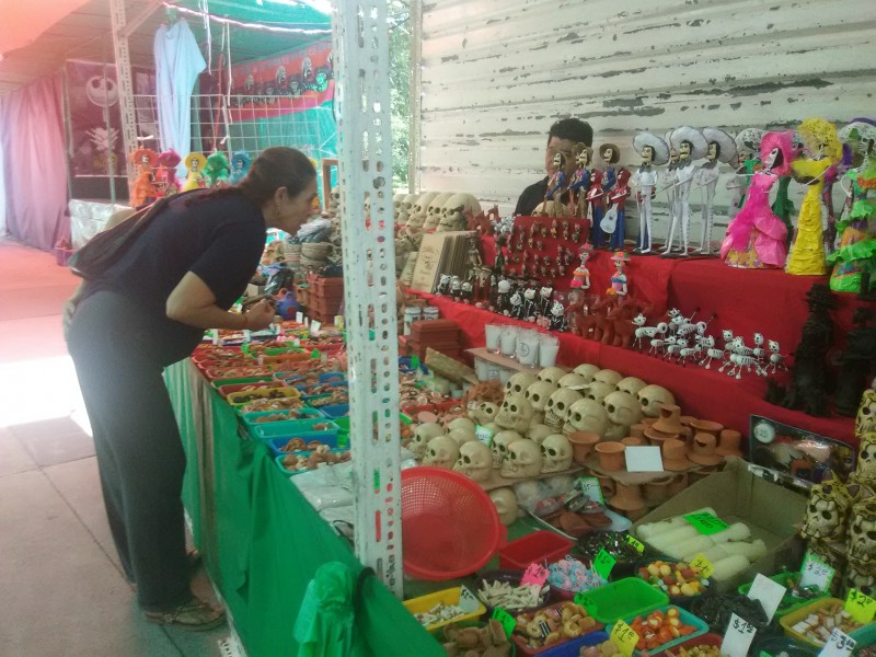 Inician ventas y tradición en Parque Morelos