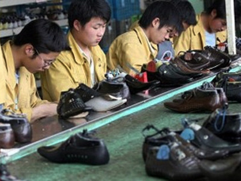 Iniciará Secretaría de Economía investigación al calzado chino a México
