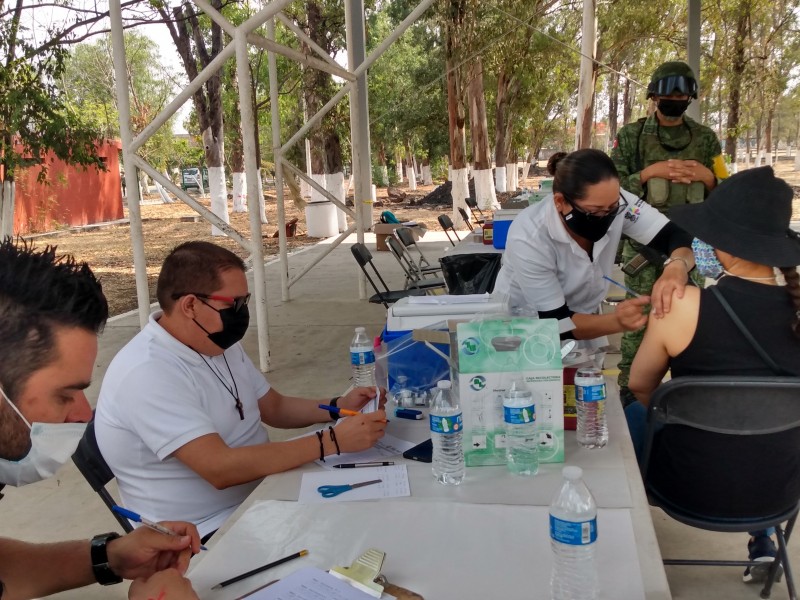 Inició brigada de vacunación anti-COVID en Chavinda