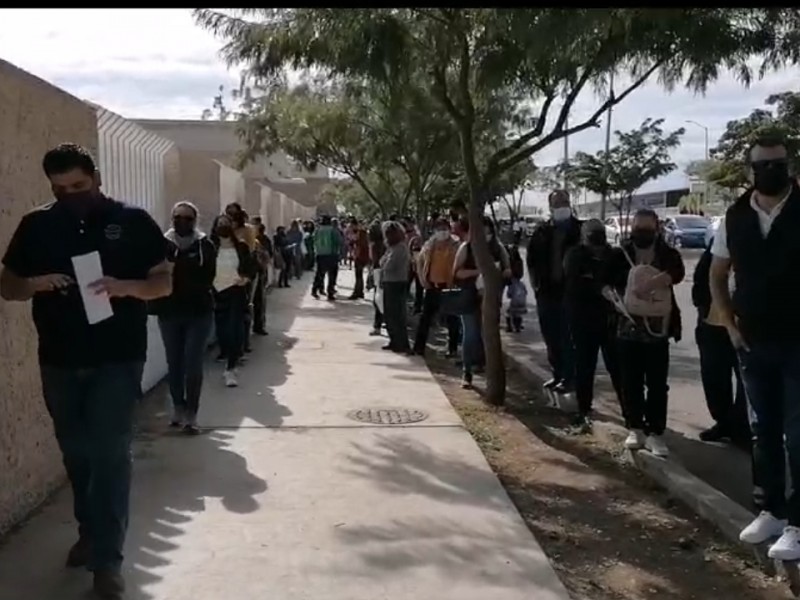 Inició de manera organizada vacunación para personal educativo de Sonora