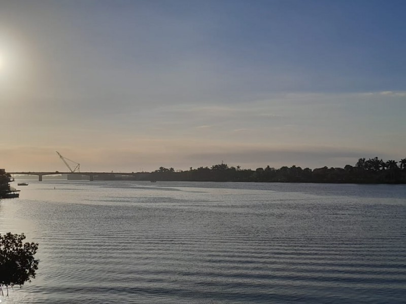 Inicio de semana con ambiente cálido en Tuxpan