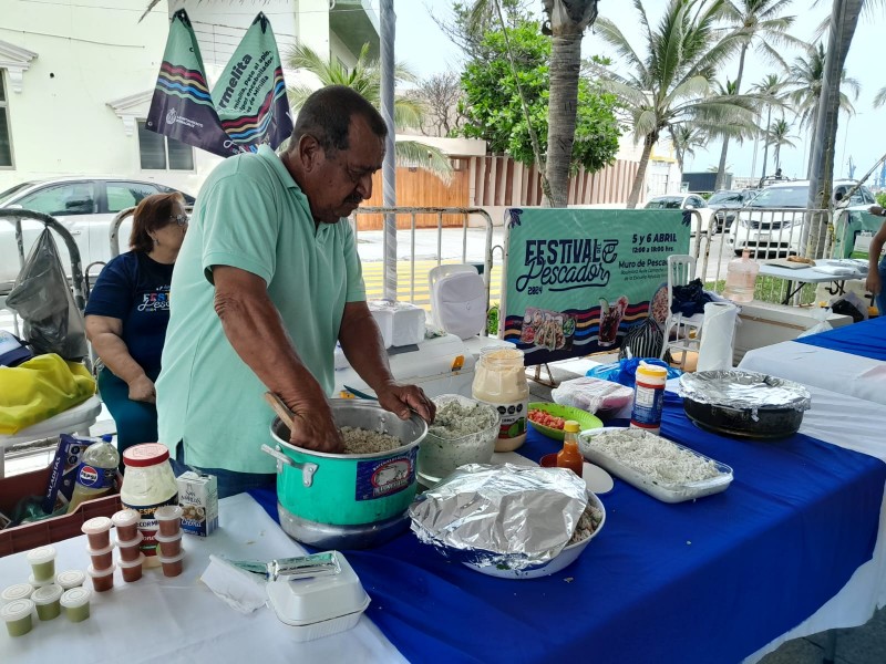 Inició Festival del Pescador con venta de platillos en Veracruz