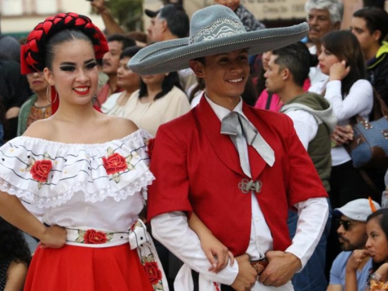 Inició la fiesta del mundo: Festival del Folclor