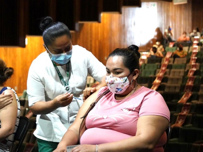 Inició vacunación de segunda dosis de Pfizer en macrocentros de Chiapas