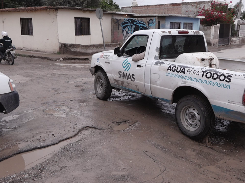 Innumerables baches dejan las lluvias en Torreón