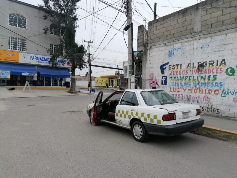 Inseguridad le pega a taxistas en San Cristóbal Huichochitlán