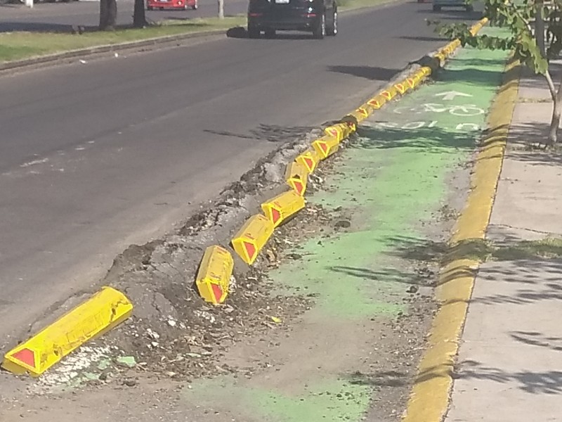 Inservibles ciclovías en Juriquilla