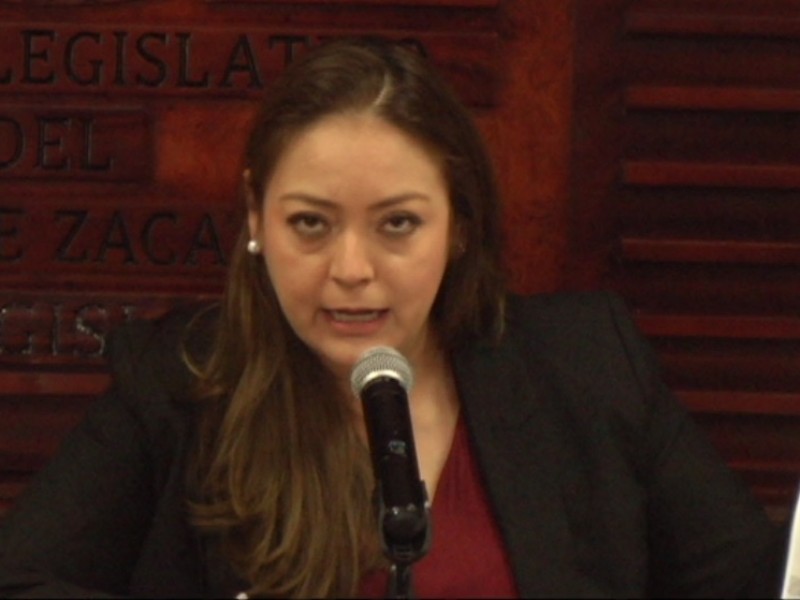 Insiste Verónica Díaz en renuncia a herramientas legislativas