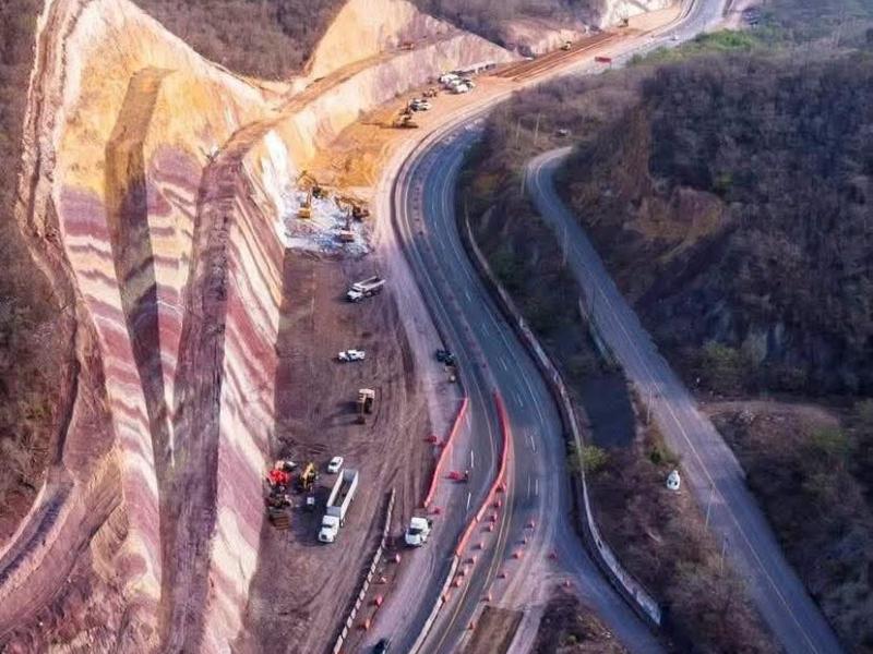 Insisten concluir obras de autopista Colima-Manzanillo en diciembre; continúan reclamos por afectaciones
