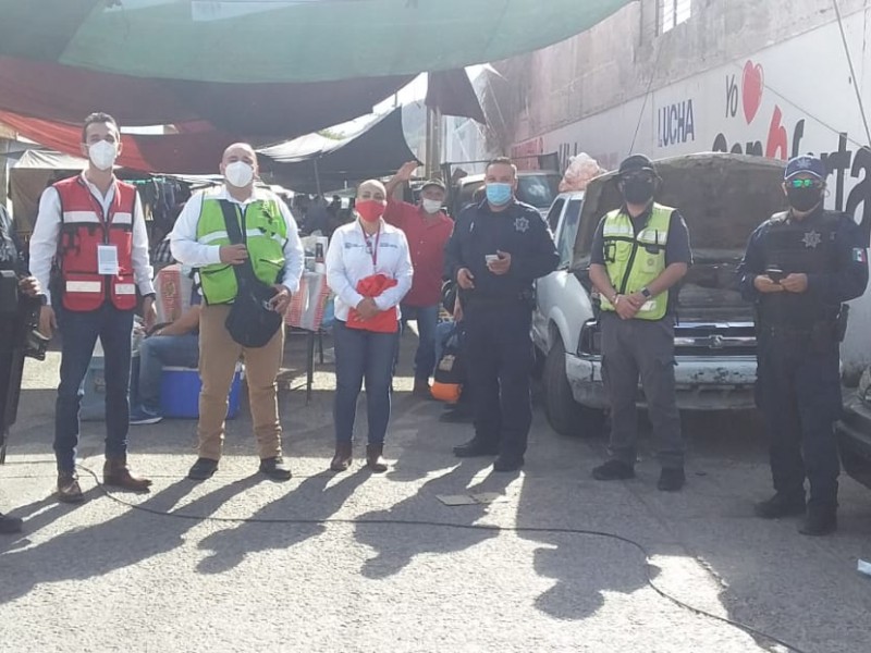 Inspeccionan protocolos sanitarios en tianguis