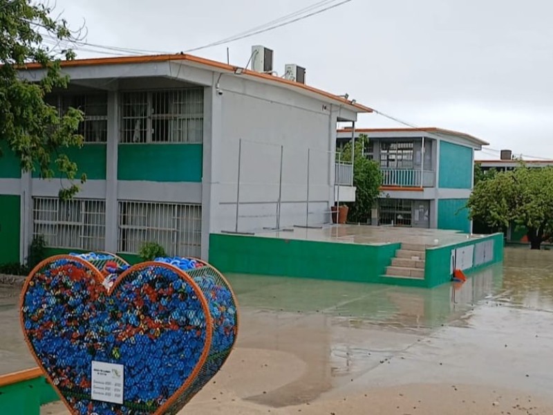 Instala DIF albergues por Huracán Lorena