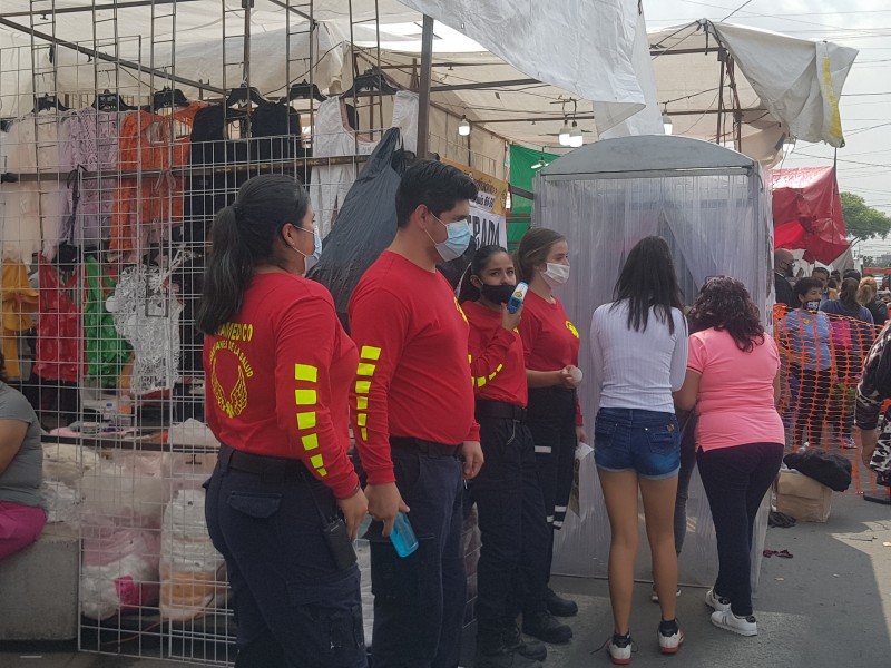 Instala tianguis de Medrano filtros sanitario