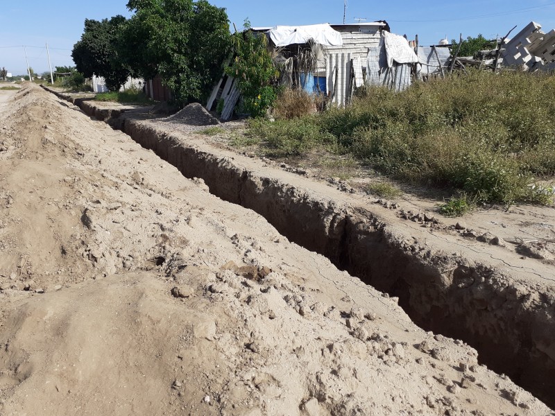 Instalación lenta de tuberías genera descontento