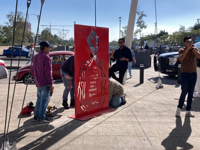 Instalan antimonumento contra la persecución de vecinos de Huentitán
