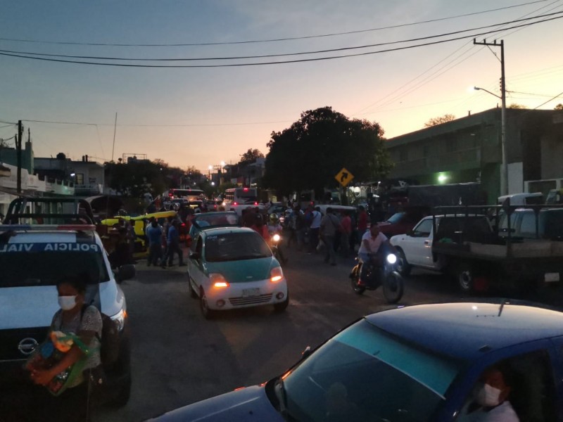 Instalan bloqueo carretero en Tehuantepec