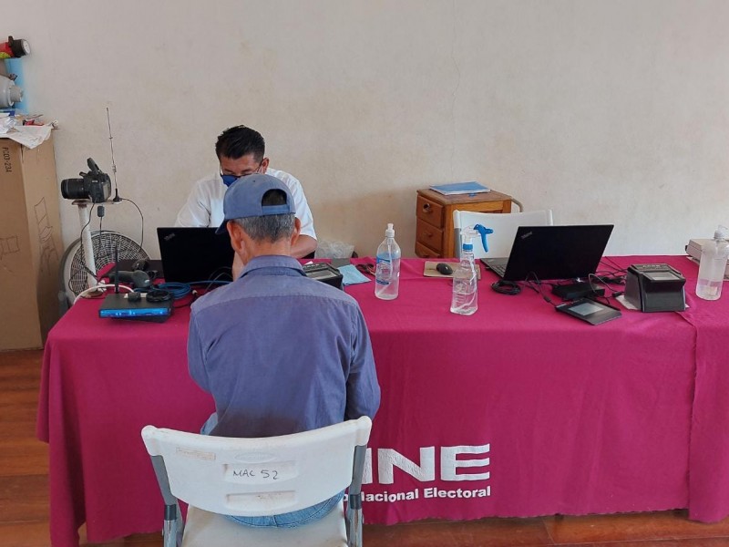 Instalan en Tehuantepec módulo itinerante del INE
