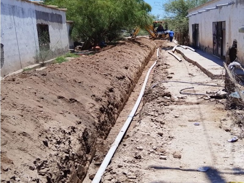 Instalan infraestructura para llevar agua potable a comunidades rurales