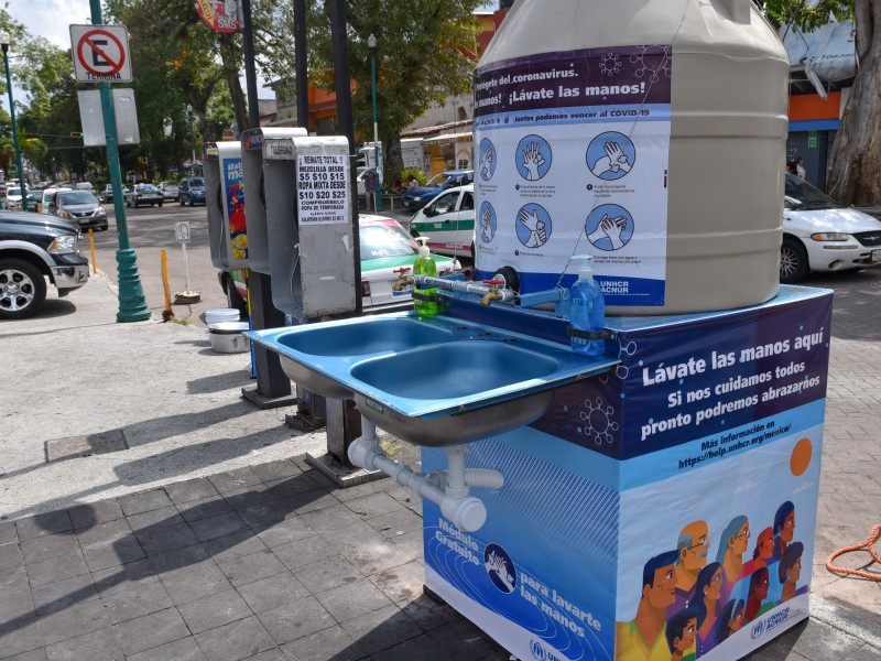 Instalan lavamanos públicos en Xalapa