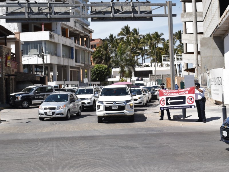 Instalan lonas para cambio de circulación por av. Gaviotas