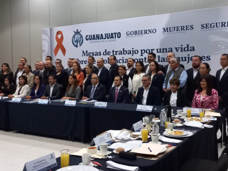 Instalan mesa de trabajo para atender violencia contra las mujeres