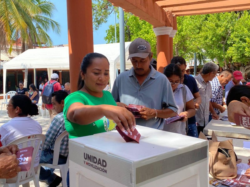 Instalan mesa en distrito 03 por Consulta Nacional de Morena