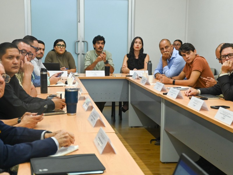 Instalan mesa de trabajos para prevenir y reducir riesgos de desastres
