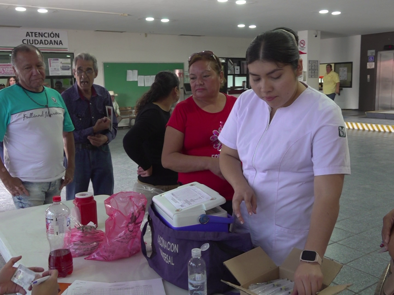 Instalan módulo de vacunación contra la influenza en presidencia municipal