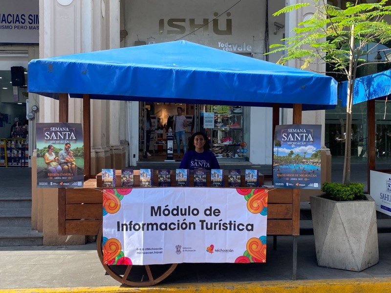 Instalan módulos de atención a turistas en Michoacán