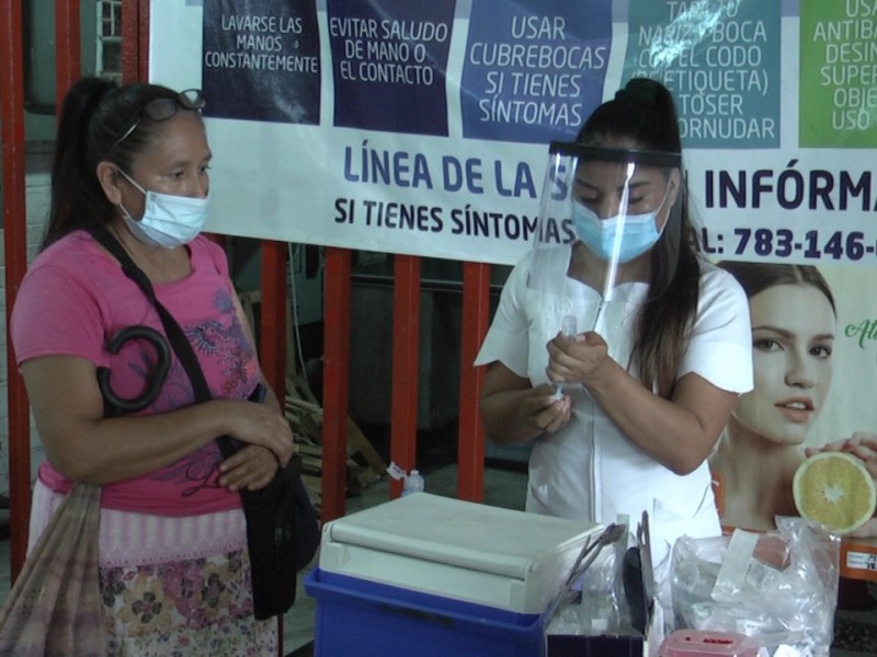 Instalan módulos de vacunación contra la Influenza