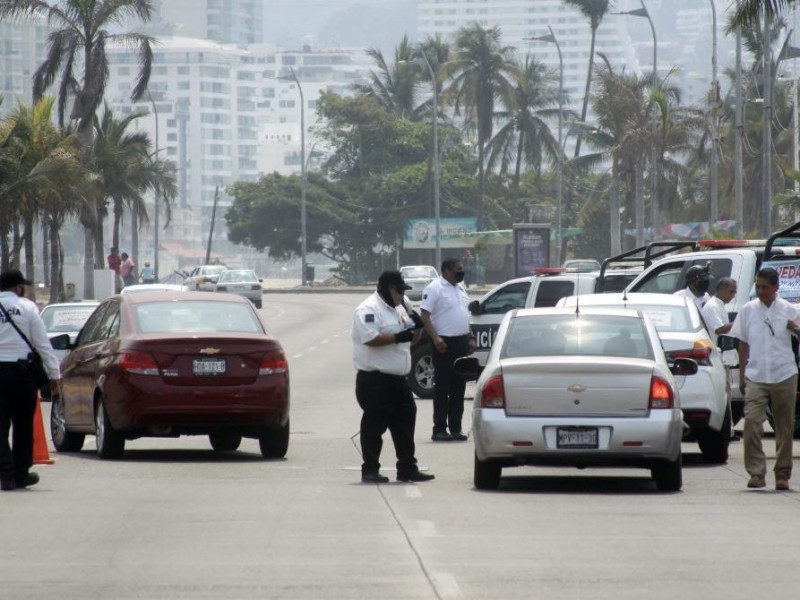 Instalan operativo para que respeten el HoyNoCircula en Acapulco