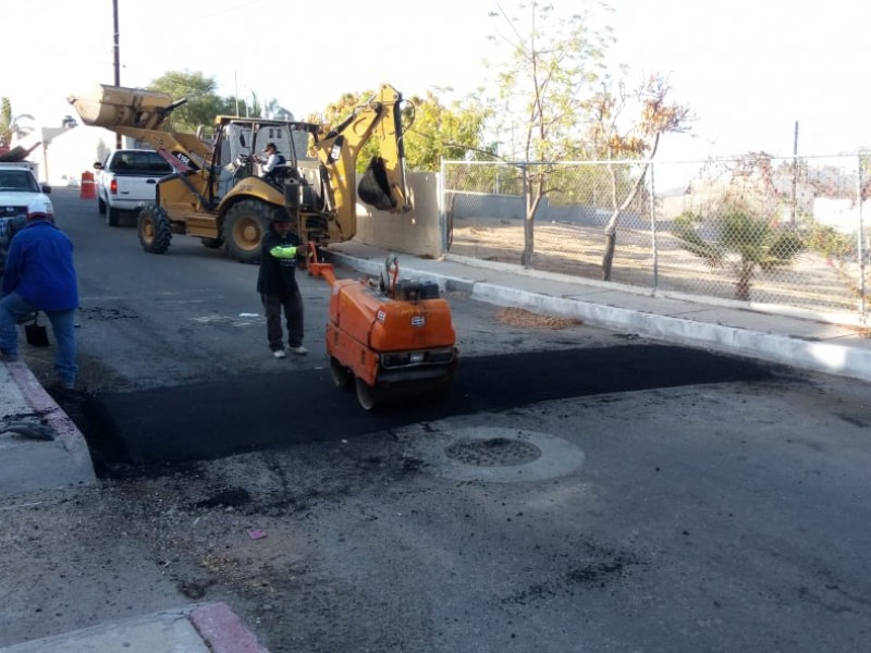 Instalan reductores de velocidad en zonas escolares