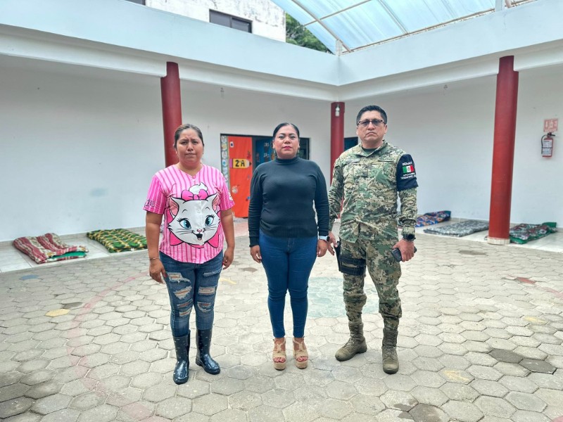 Instalan refugio temporal para albergar a damnificado por lluvias en Tehuantepec