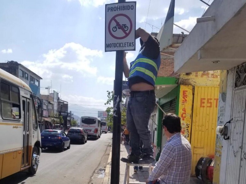 Instalan señalética para reforzar uso de ciclovía en Zamora