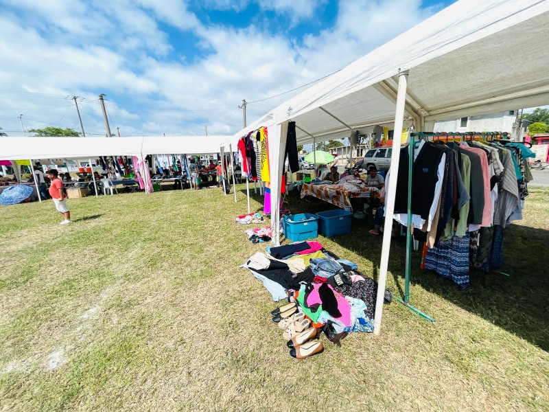 Instalan tianguis en campo de Tampamachoco