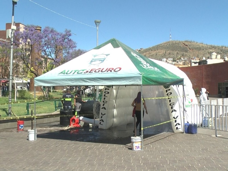 Instalan túnel sanitizante en Plaza Bicentenario