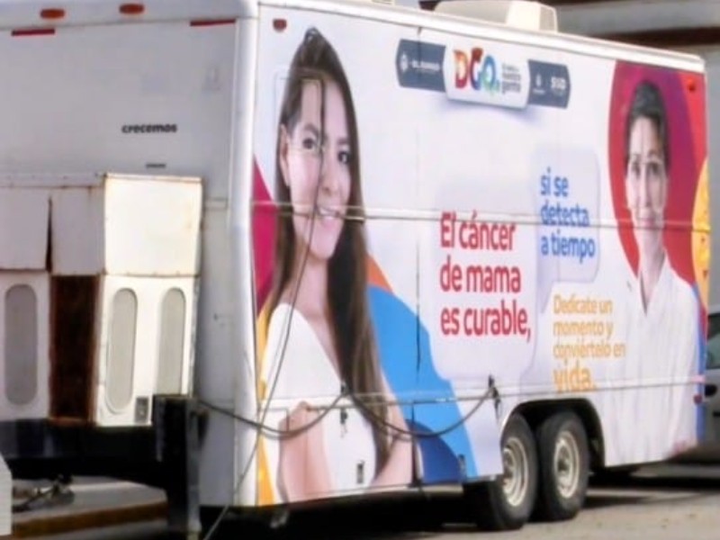 Instalan unidades móviles para detección de cáncer en Plaza Fundadores