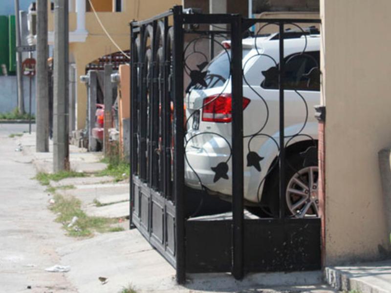 Instituto de Planeación va contra quienes invaden banquetas en Tepic