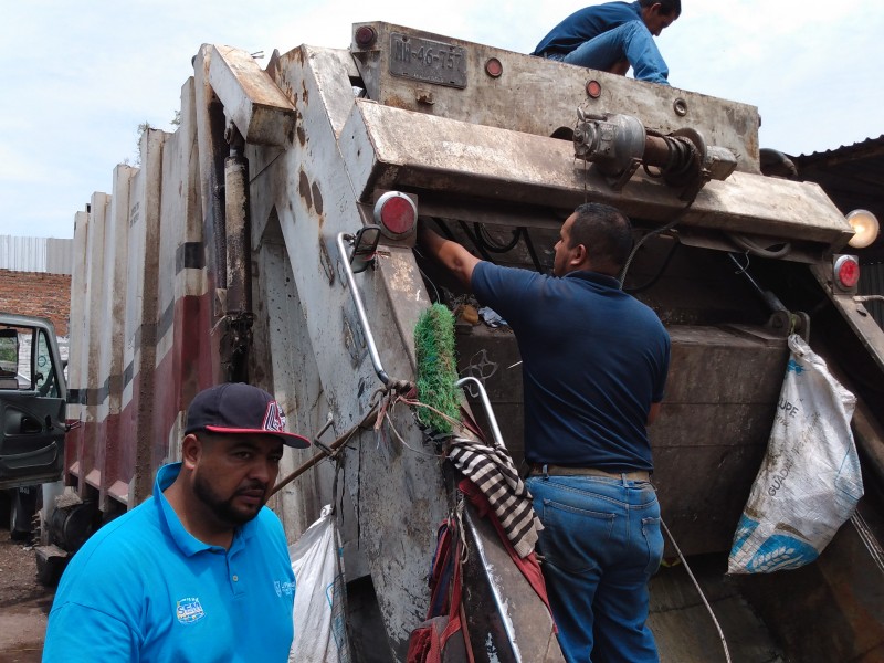 Insuficiente cantidad de camiones recolectores de basura