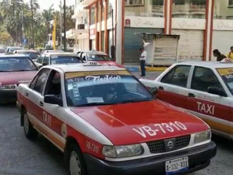 Insuficiente el apoyo a conductores: Líder de taxistas de zona-conurbada