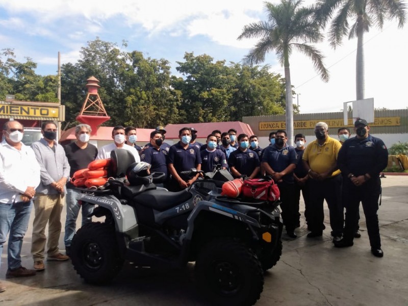 Integran 6 bomberos y equipan con cuatrimoto a la corporación