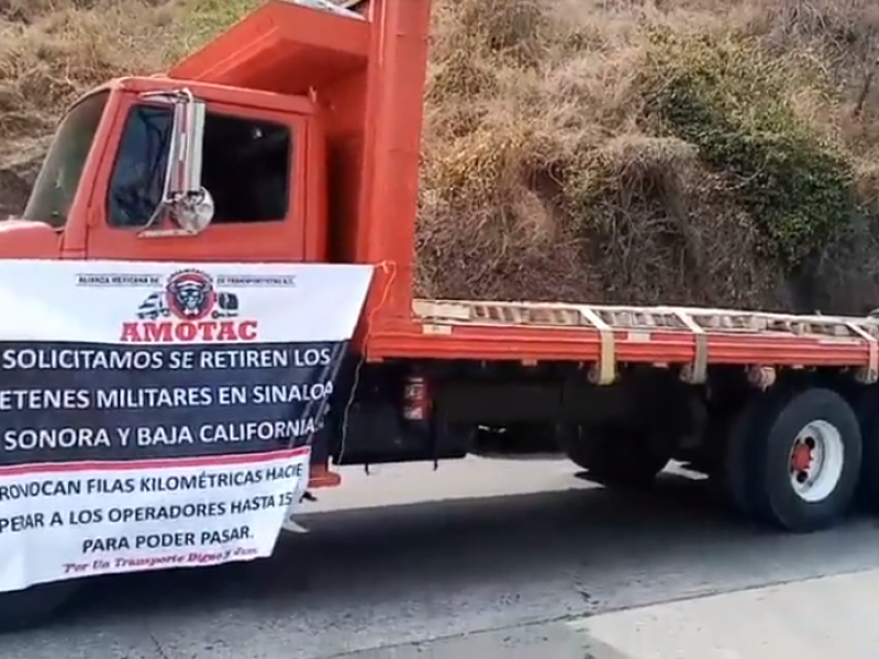 Integrantes de AMOTAC protestan en Chilpancingo y Acapulco
