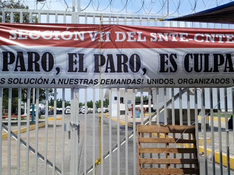 Integrantes de la CNTE toman instalaciones de Pemex