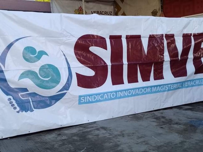 Integrantes del SIMVE toman la SEV; exigen pagos